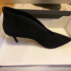 Black Pelle Moda ankle booties